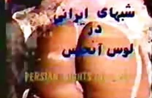 XXX امرأة هندية ينتشر تويتر سكس حيوانات ساقيها أمام الأبيض