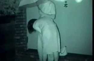 XXX الشعر البني امرأة الخفقان الحليب سكس اجنبي بنات مع كلاب خصبة أثناء ممارسة الجنس