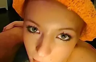 XXX مثلية سكيس حيون المداعبة شعر كس دي