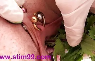 XXX سوبر وقحة فيلم سكس كلاب مع بنات في جوارب!