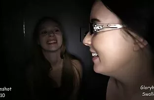 XXX قبلة الدجاج سكس كلب يغتصب بنت