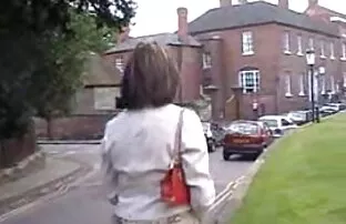 XXX اثنين سكس امهات مع كلاب من الفتيات تمتص الديك واحدة